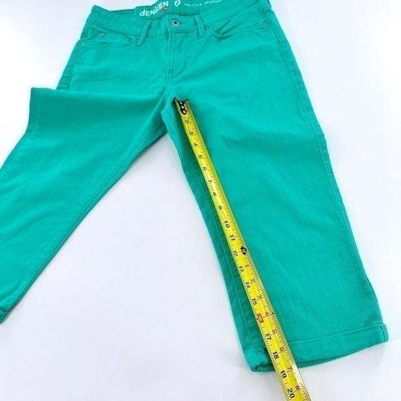 Levi's Denizen cotton/Elastane Turquoise cuffed capri pants Size 8 pockets - Picture 8 of 9